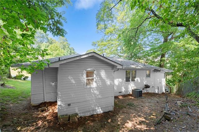 220 Woods Drive NE, Marietta, GA 30060
