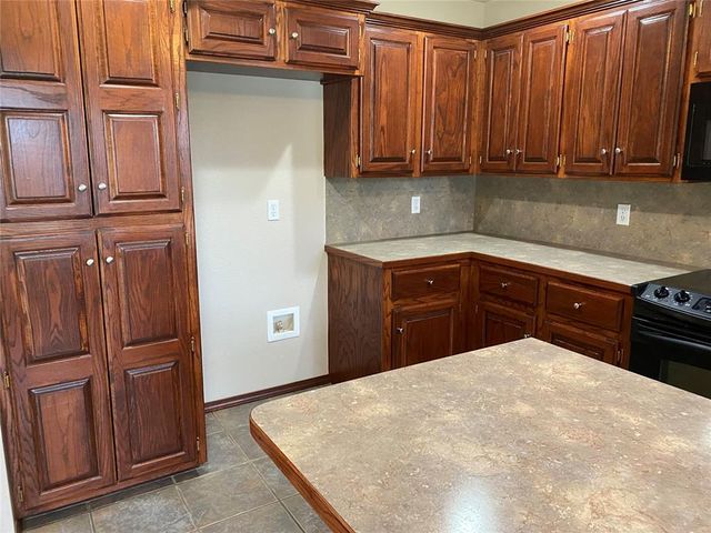 2264 Gray Dove Drive, Shawnee, OK 74804