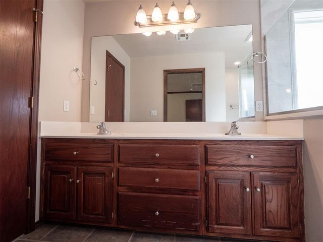 2264 Gray Dove Drive, Shawnee, OK 74804