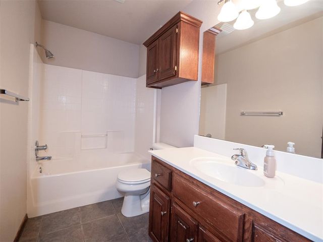 2264 Gray Dove Drive, Shawnee, OK 74804