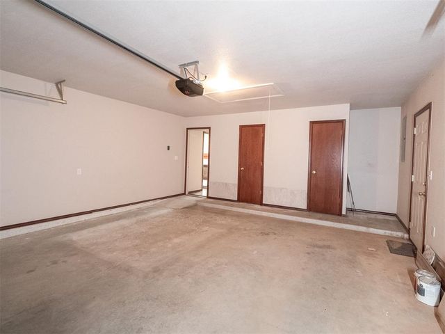 2264 Gray Dove Drive, Shawnee, OK 74804