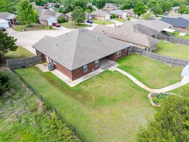 2264 Gray Dove Drive, Shawnee, OK 74804
