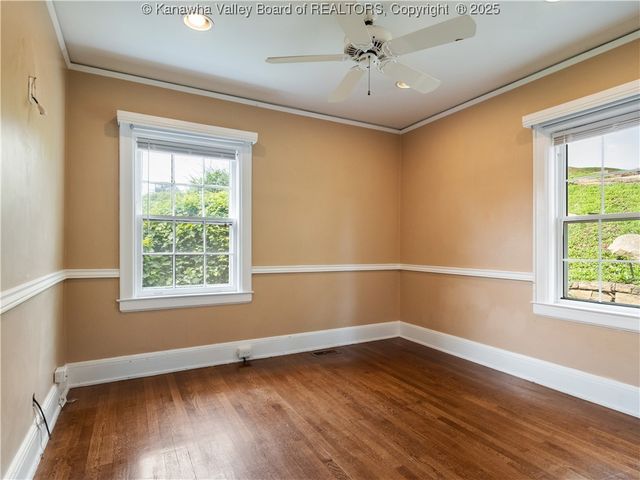 9 Observatory Road, Charleston, WV 25314