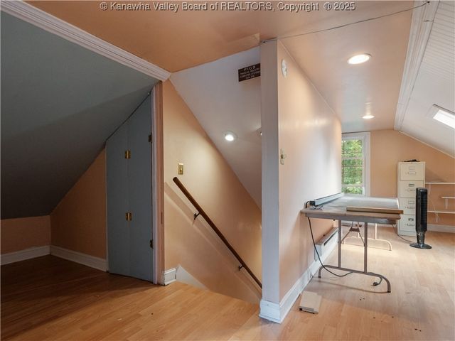 9 Observatory Road, Charleston, WV 25314