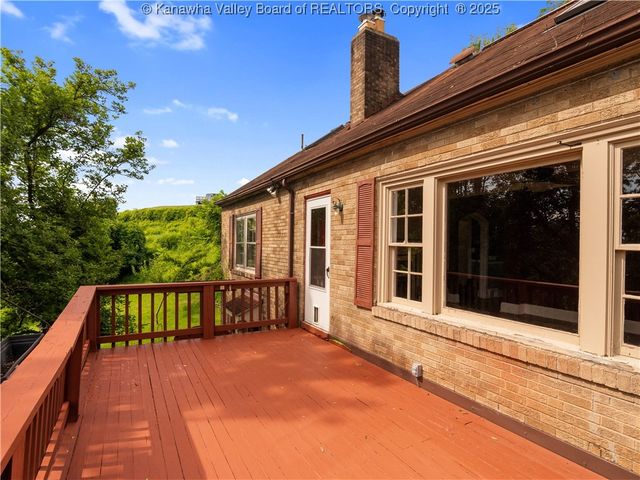 9 Observatory Road, Charleston, WV 25314