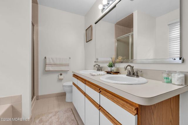 12 Munsee Trail, Branchburg, NJ 08876