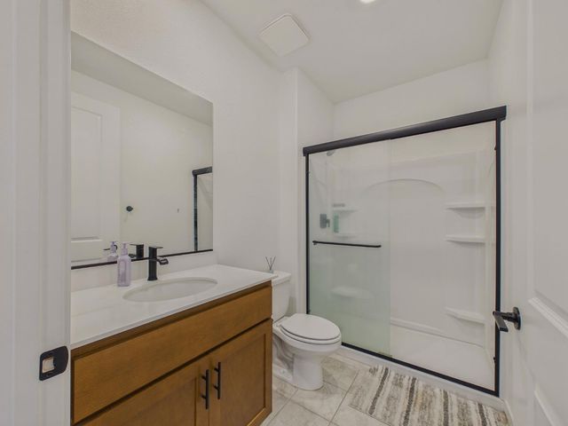 3276 Oak Trail Dr, Manteca, CA 95337