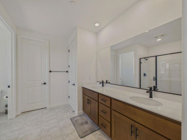 3276 Oak Trail Dr, Manteca, CA 95337