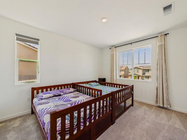 3276 Oak Trail Dr, Manteca, CA 95337