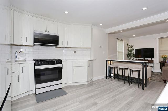 242 Central Avenue, Hawthorne, NJ 07506