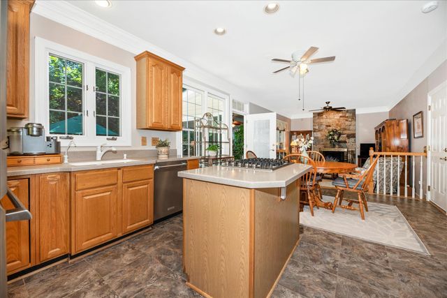 3311 KNOLLS PKWY, Ijamsville, MD 21754