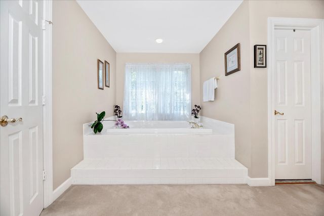 3311 KNOLLS PKWY, Ijamsville, MD 21754