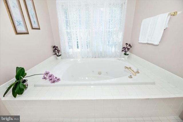 3311 KNOLLS PKWY, Ijamsville, MD 21754