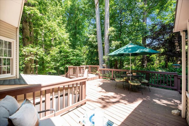 3311 KNOLLS PKWY, Ijamsville, MD 21754