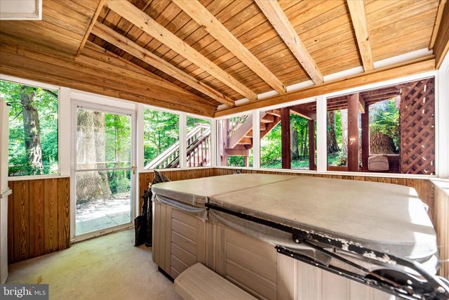 3311 KNOLLS PKWY, Ijamsville, MD 21754