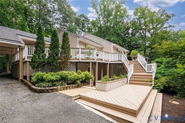602 Red Maple Dr, Goochland, VA 23103