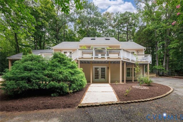 602 Red Maple Dr, Goochland, VA 23103