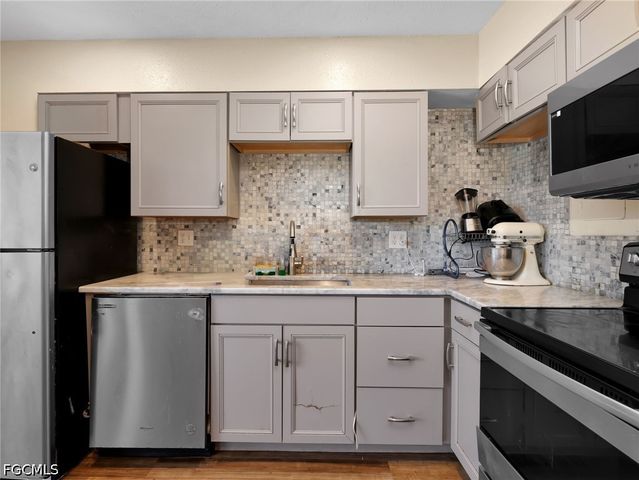 1560 Colonial BLVD 235, Fort Myers, FL 33907