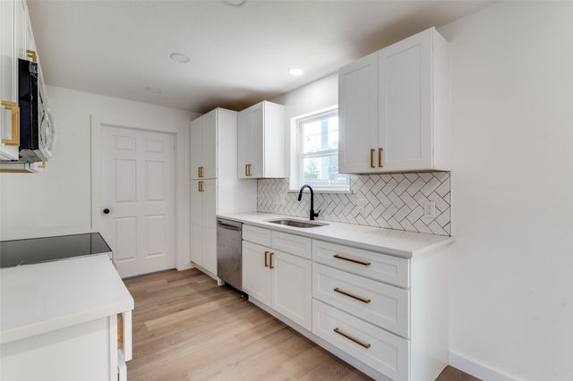 1101 Spring Brook Drive, Bedford, TX 76021