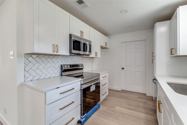 1101 Spring Brook Drive, Bedford, TX 76021