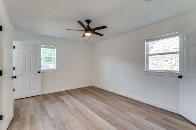 1101 Spring Brook Drive, Bedford, TX 76021