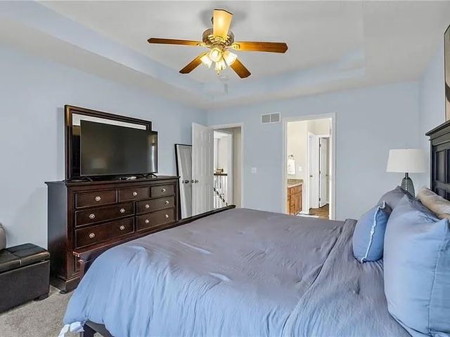 10916 N OXFORD Avenue, Kansas City, MO 64157