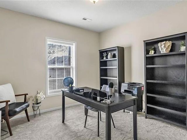 10916 N OXFORD Avenue, Kansas City, MO 64157