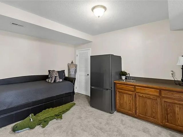 10916 N OXFORD Avenue, Kansas City, MO 64157