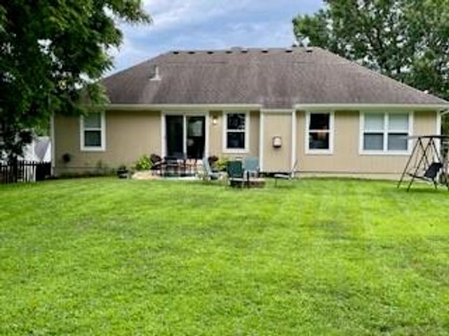 10916 N OXFORD Avenue, Kansas City, MO 64157