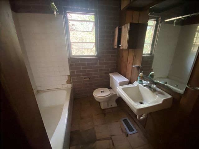 4295 Linbar W Lane, Semmes, AL 36575