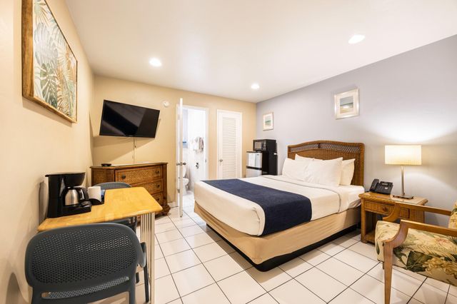 2648 NE 32nd St, Fort Lauderdale, FL 33306