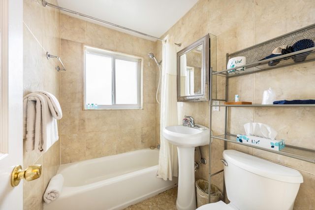 2648 NE 32nd St, Fort Lauderdale, FL 33306