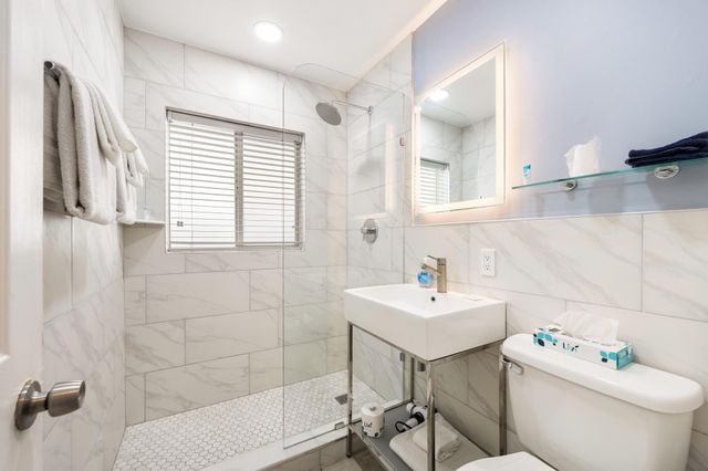 2648 NE 32nd St, Fort Lauderdale, FL 33306