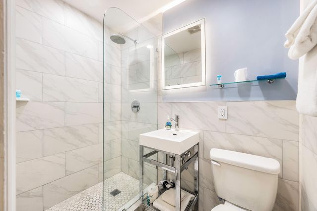 2648 NE 32nd St, Fort Lauderdale, FL 33306