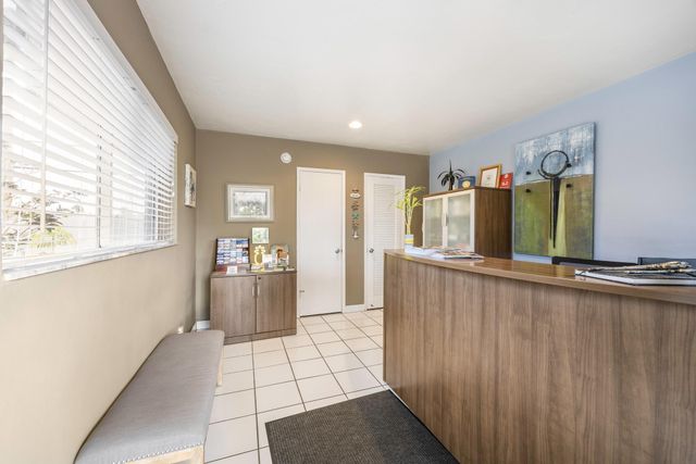 2648 NE 32nd St, Fort Lauderdale, FL 33306