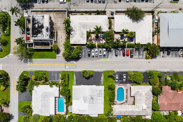 2648 NE 32nd St, Fort Lauderdale, FL 33306