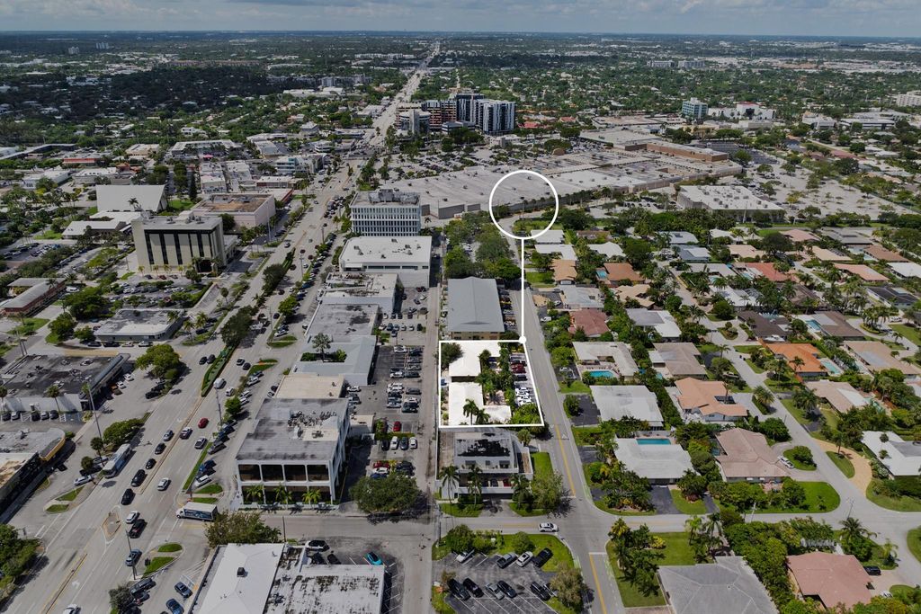 2648 NE 32nd St, Fort Lauderdale, FL 33306