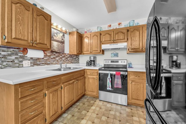 110 Acorn Dr, Dickson, TN 37055