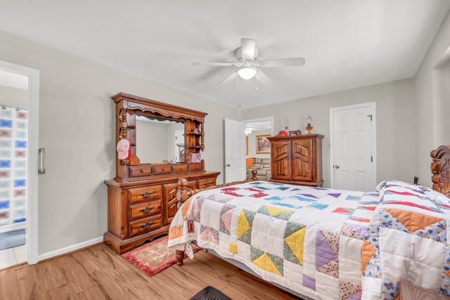 110 Acorn Dr, Dickson, TN 37055