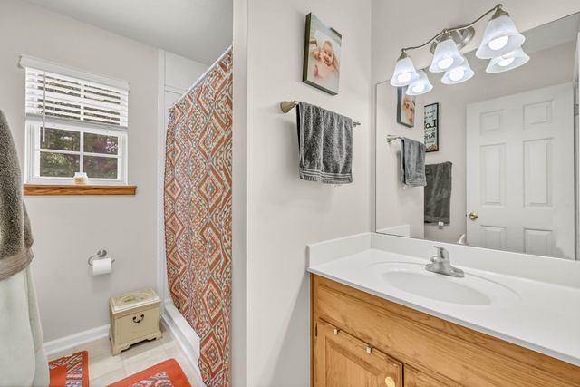 110 Acorn Dr, Dickson, TN 37055
