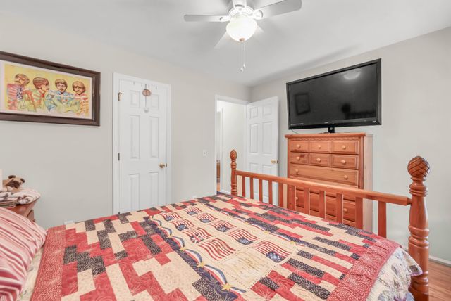 110 Acorn Dr, Dickson, TN 37055
