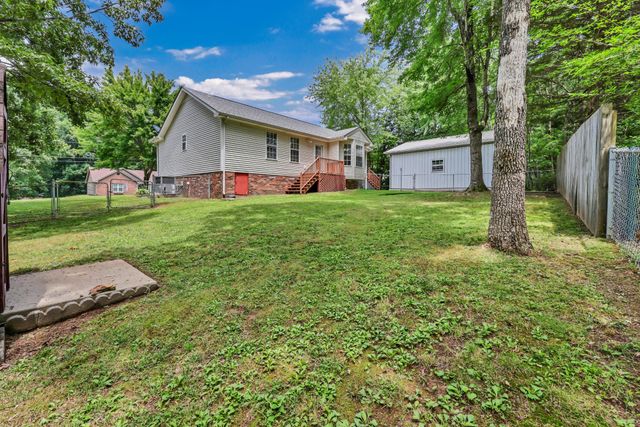 110 Acorn Dr, Dickson, TN 37055
