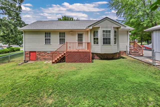 110 Acorn Dr, Dickson, TN 37055