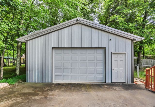 110 Acorn Dr, Dickson, TN 37055