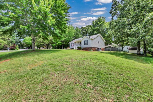 110 Acorn Dr, Dickson, TN 37055