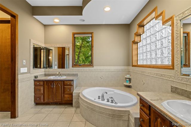 50 Golfside Drive, Saint Clair, MI 48079