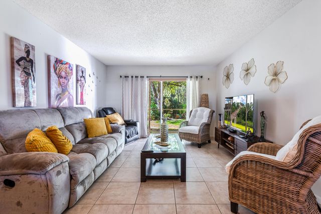 150 Lake Meryl Drive 143, West Palm Beach, FL 33411