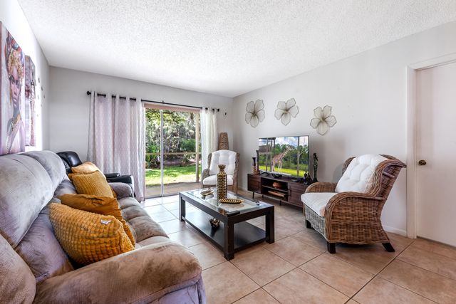 150 Lake Meryl Drive 143, West Palm Beach, FL 33411