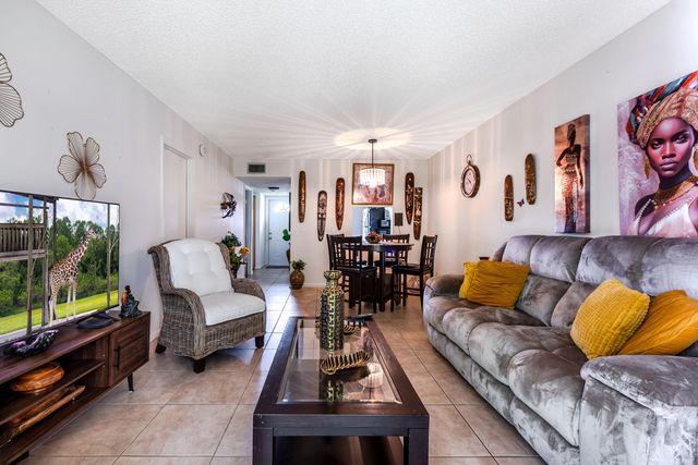 150 Lake Meryl Drive 143, West Palm Beach, FL 33411