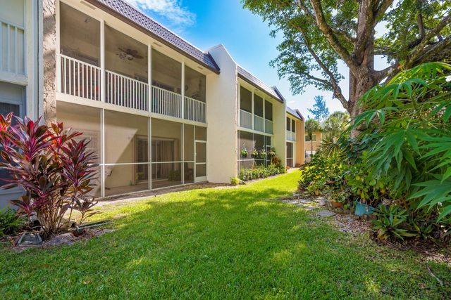 150 Lake Meryl Drive 143, West Palm Beach, FL 33411
